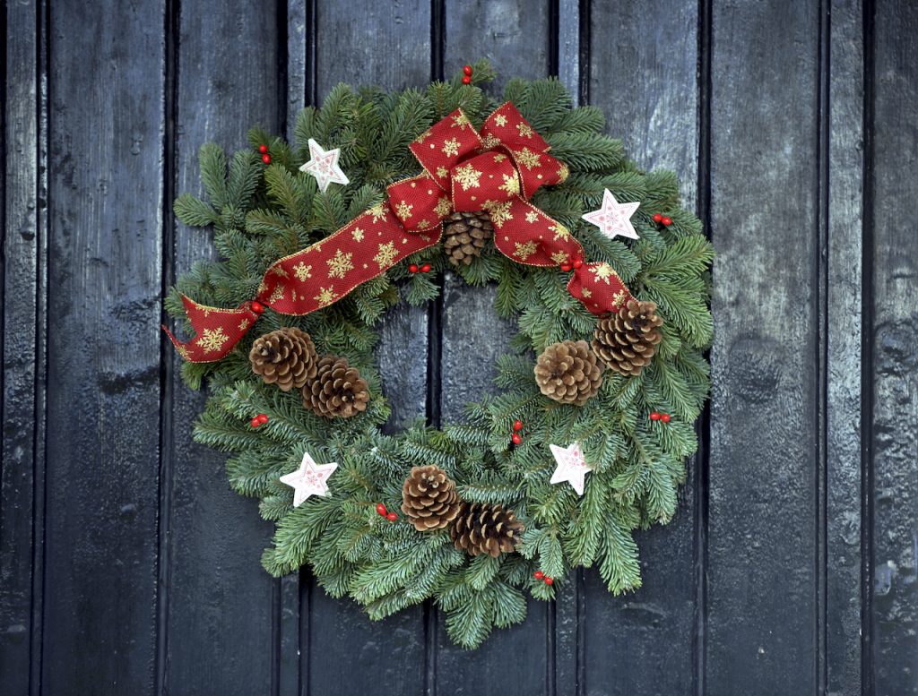 OVER FARM WREATHS AND XMAS TREES17