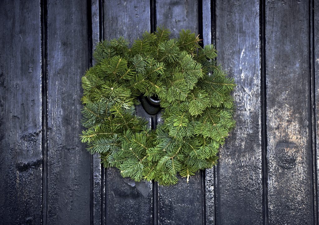 OVER FARM WREATHS AND XMAS TREES29